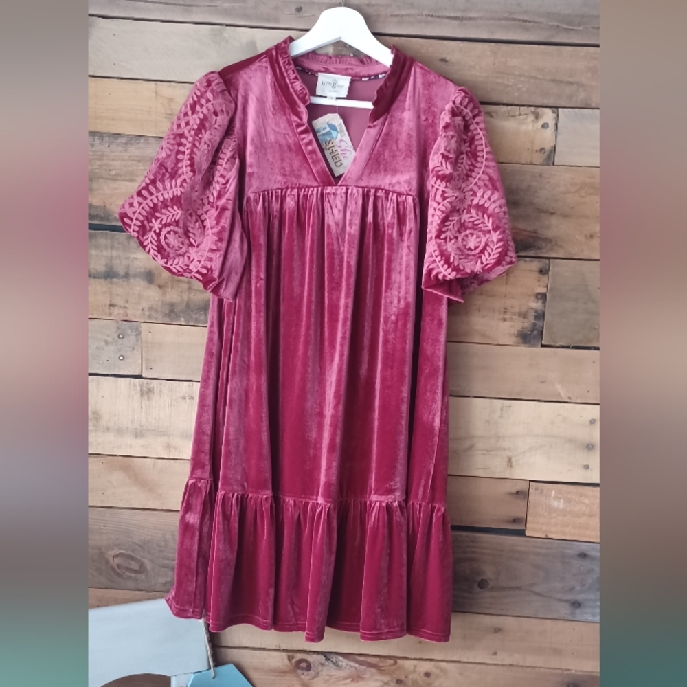 Umgee Velvet Embroidered Sleeve Midi Dress in Rose